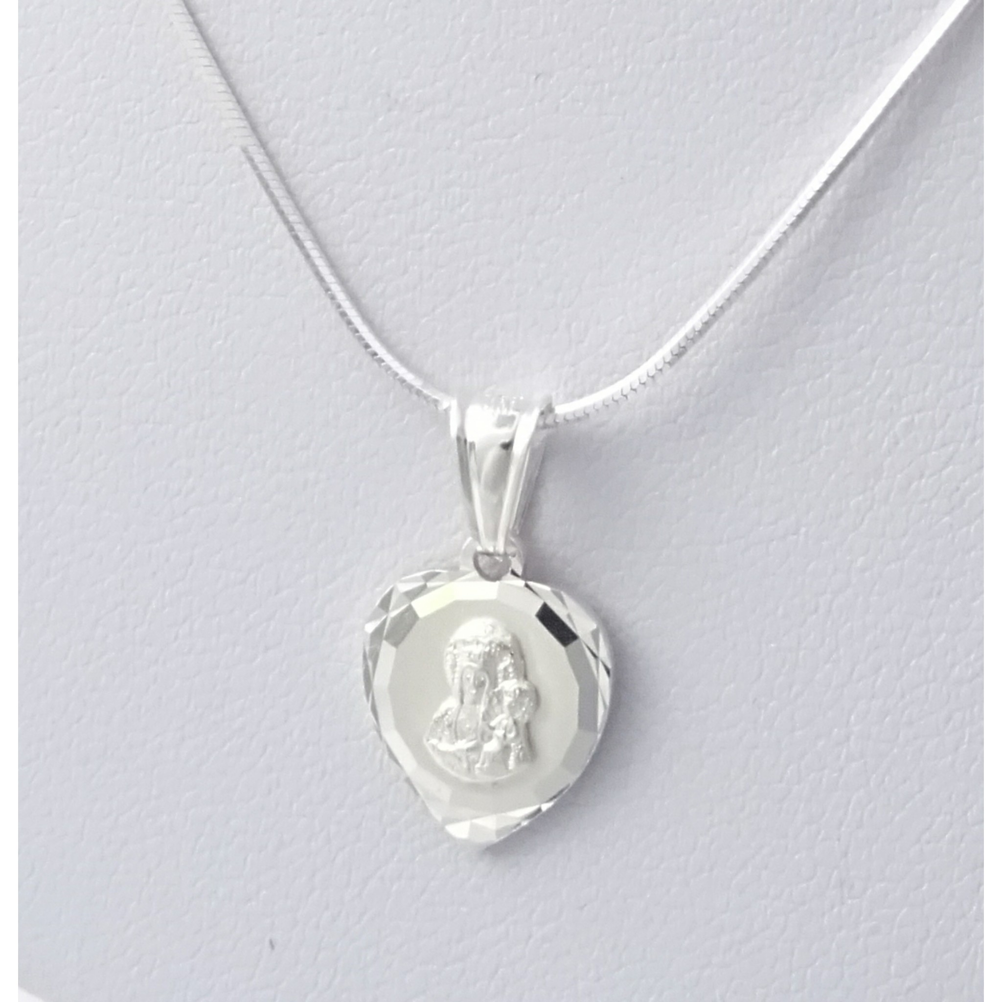 Srebrny a cuszek Z Medalikiem Maryja Na Komuni Sklep Msza Online pl